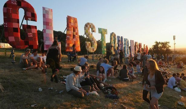 Full_Glastonbury_Line_Up_Is_Announced_And_its_Awesome-615x360